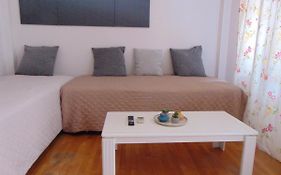 Lovely Equipped Apartment In Kallithea Athens